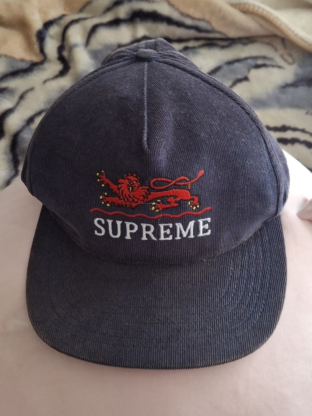 Supreme Embroidered Lion Corduroy Cap - Navy